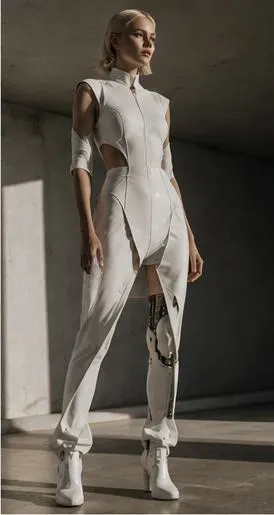 Enhanced fashion look — white line
